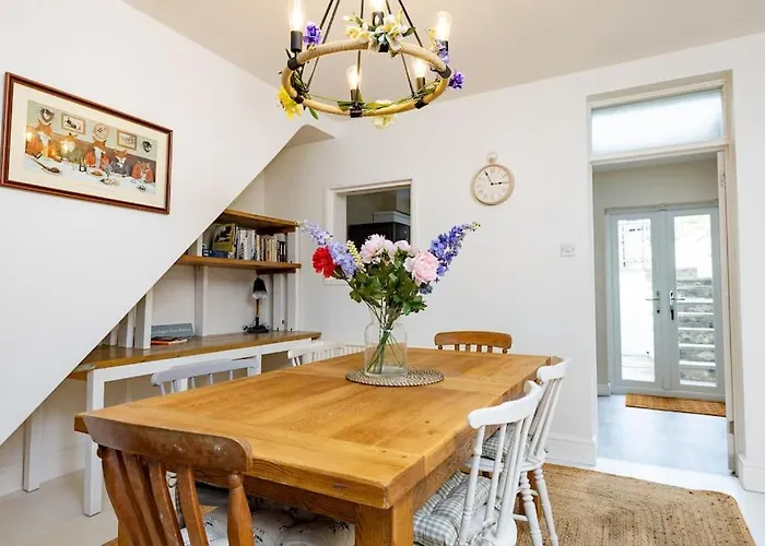 Pure B - Welcoming Bath City 3 Bed House Free Parking & Wifi